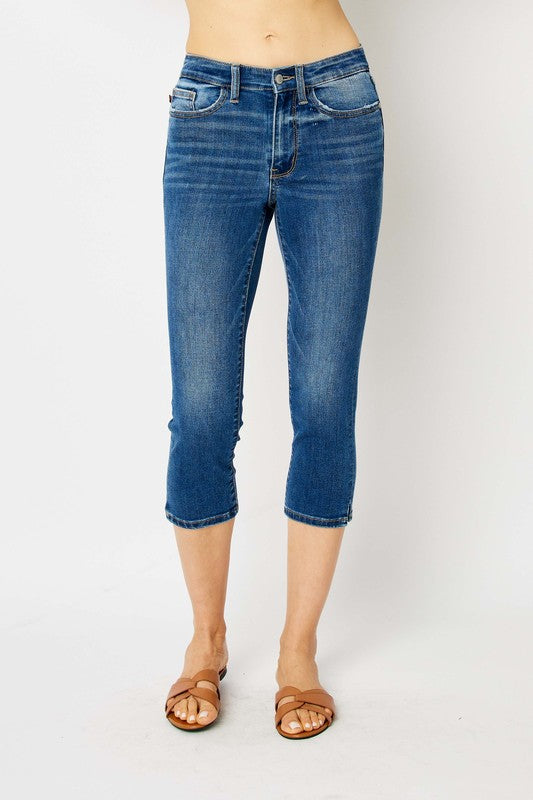 Mid Rise Side Slit Capri Jeans