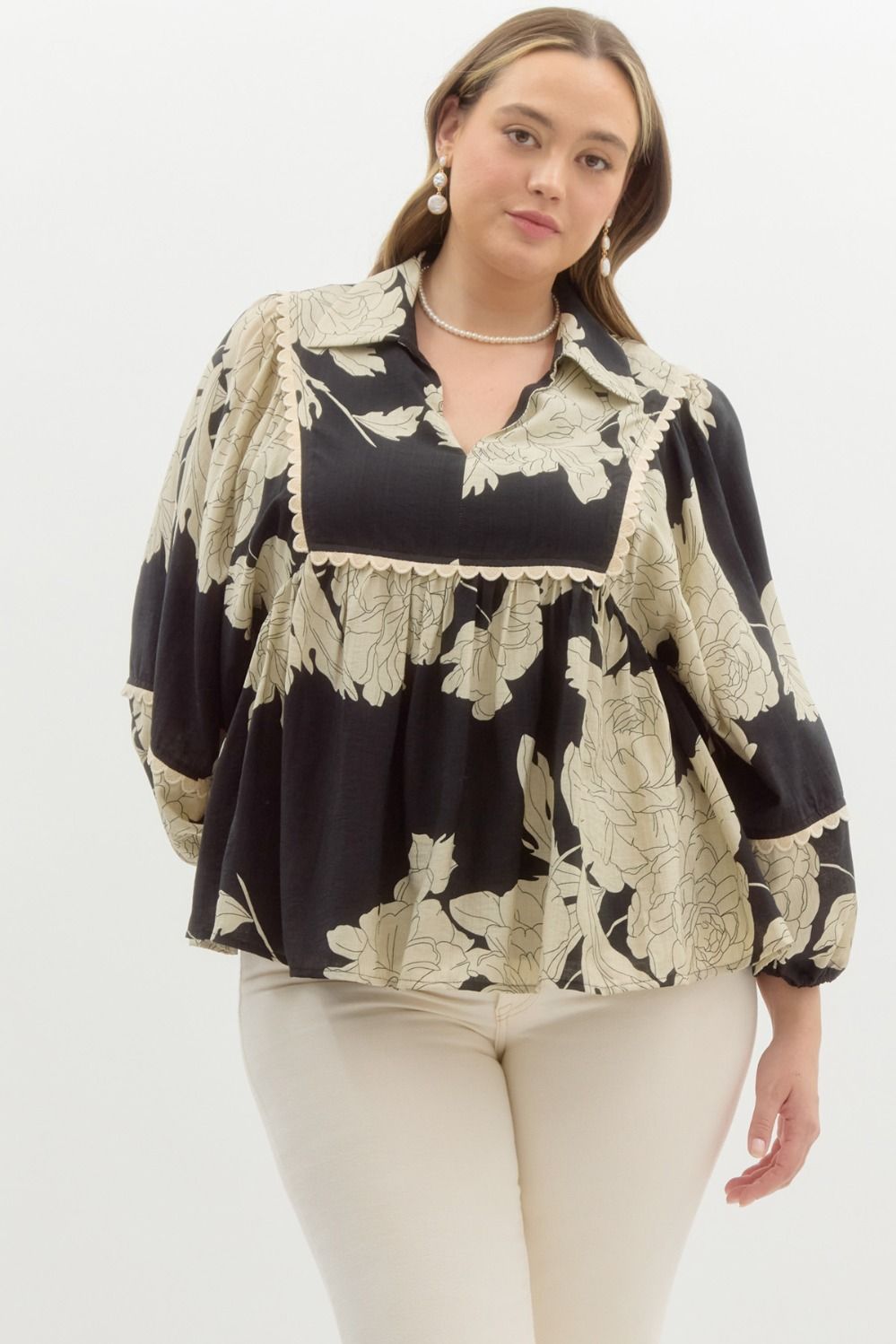 Plus Scallop Trim Floral 3/4 Sleeve Top